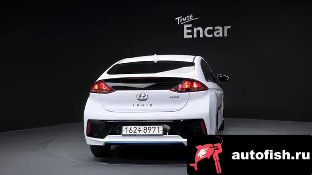 Hyundai Ioniq Ionic Hybrid 2018 года - похожие автомобили