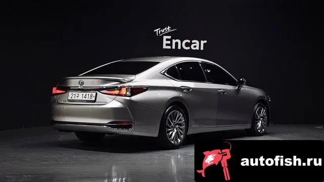 Lexus ES ES300h 7th generation 2019 года - вид 2