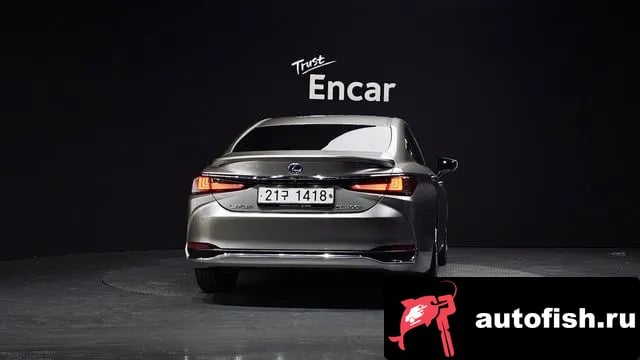 Lexus ES ES300h 7th generation 2019 года - вид 4