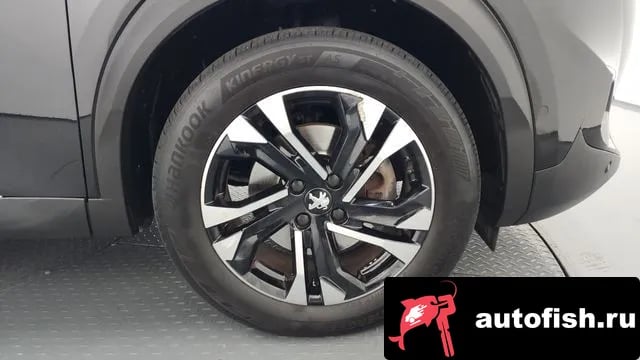 Peugeot 2008 e-2008 second generation 2021 года - вид 5