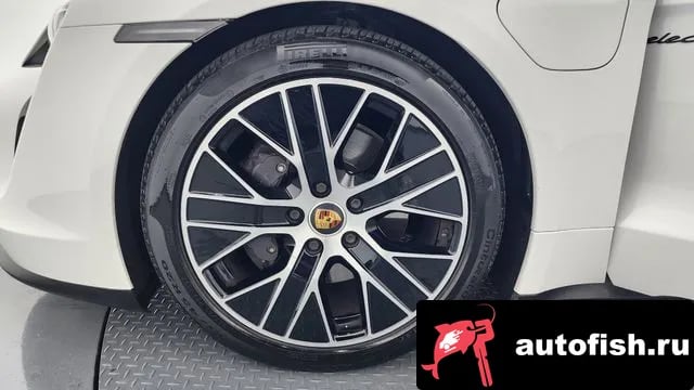 Porsche Taycan Taikan 2021 года - похожие автомобили