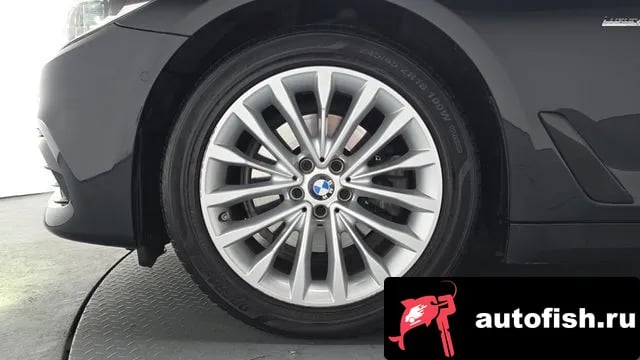 BMW 5-Series 5 Series (G30) 2018 года - вид 4