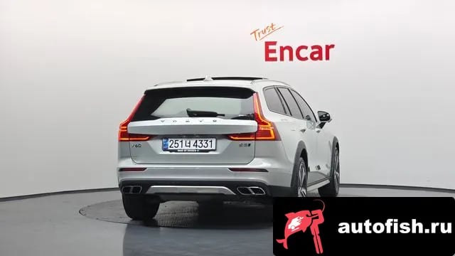 Volvo V60 V60 Cross-country 2nd Generation 2020 года - вид 4