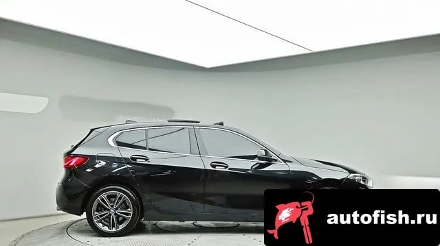 BMW 1-Series 1 Series (F40) 2022 года - вид 4