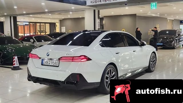 BMW 5-Series 5 Series (G60) 2023 года - вид 2