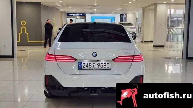 BMW 5-Series 5 Series (G60) 2023 года - вид 4