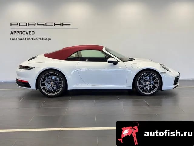 Porsche 911 911 (992) 2021 года - вид 3