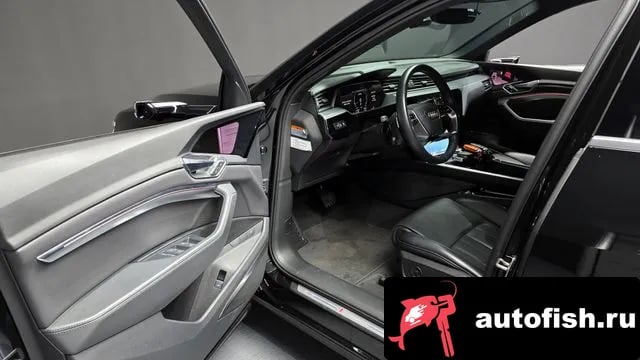 Audi e-tron e-Tron 2022 года - похожие автомобили