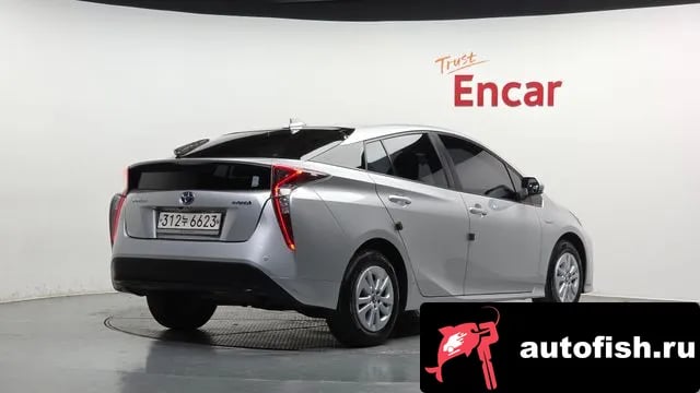 Toyota Prius Prius 4th Generation 2018 года - вид 2
