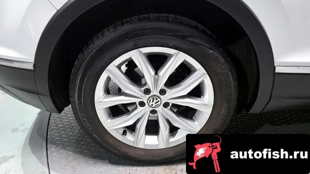 Volkswagen Tiguan Tiguan second Generation 2020 года - вид 5