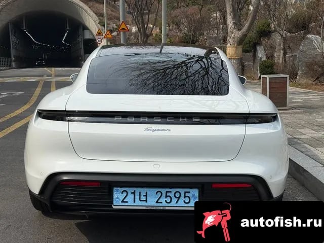 Porsche Taycan Taikan 2023 года - вид 3