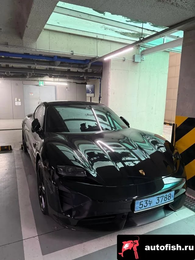 Porsche Taycan Taikan 2021 года - вид 1