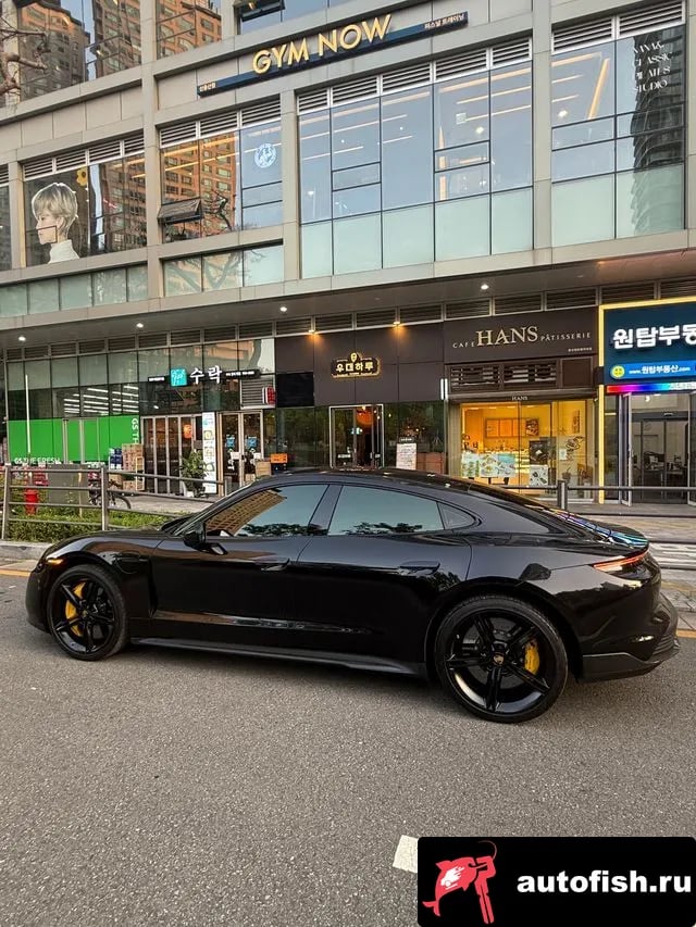 Porsche Taycan Taikan 2021 года - вид 2