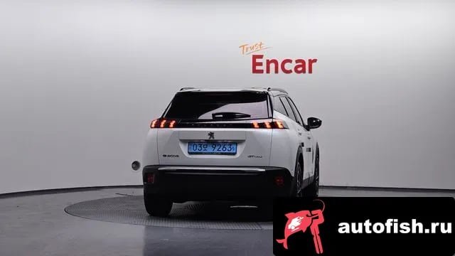 Peugeot 2008 e-2008 second generation 2021 года - вид 4