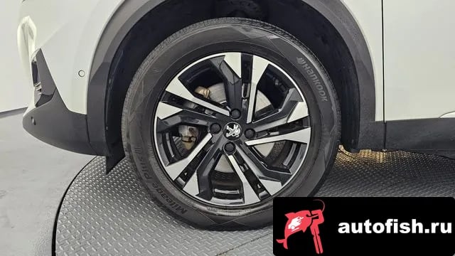 Peugeot 2008 e-2008 second generation 2021 года - вид 5