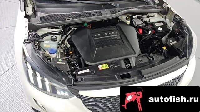 Peugeot 2008 e-2008 second generation 2021 года - вид 6