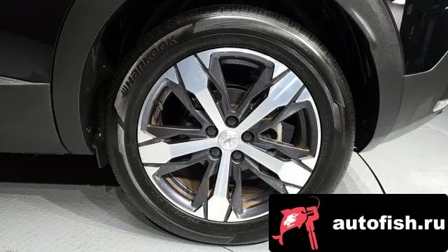 Peugeot 3008 3008 second generation 2018 года - вид 5