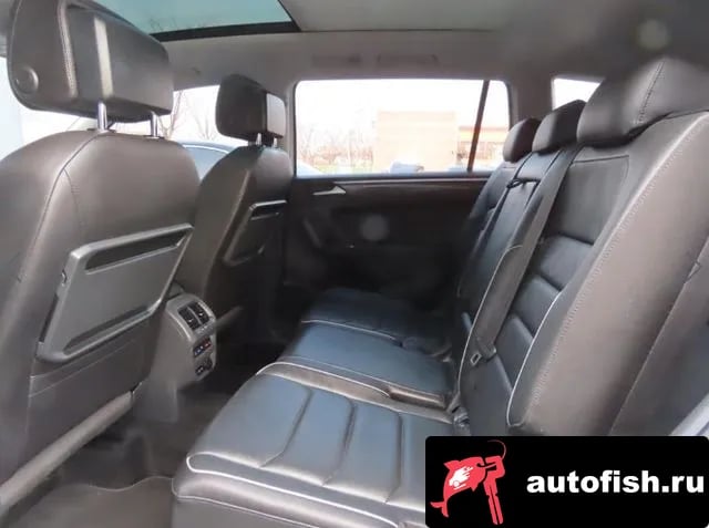 Volkswagen Tiguan Tiguan Allspace 2020 года - вид 6