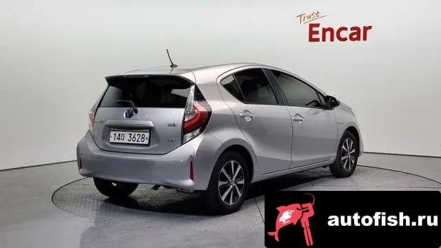 Toyota Prius Prius C 2018 года - вид 2