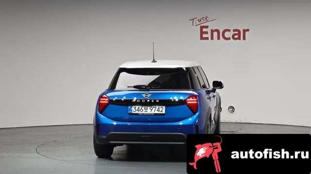 Mini Cooper Cooper C 4th generation 2026 года - вид 3