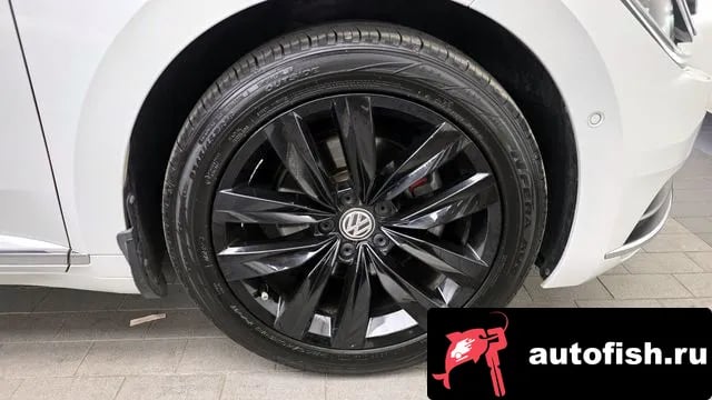 Volkswagen Arteon Atheon 2019 года - вид 5