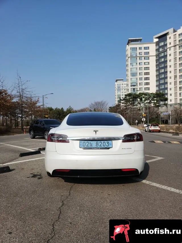 Tesla Model S Model S 2020 года - вид 4