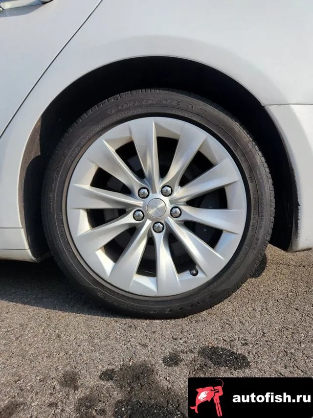 Tesla Model S Model S 2020 года - вид 5