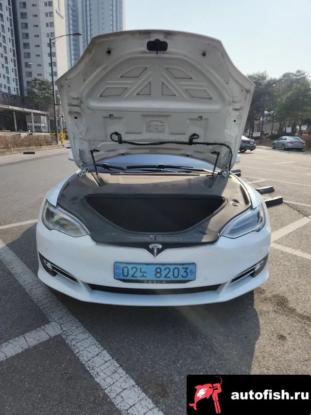 Tesla Model S Model S 2020 года - вид 6