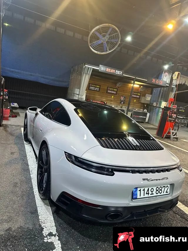 Porsche 911 911 (992) 2023 года - вид 6