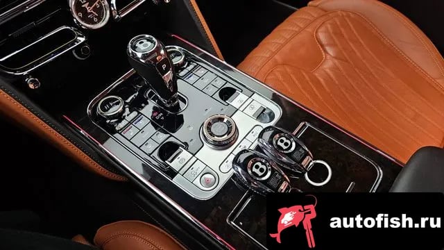 Bentley Flying Spur Flying Spur 3rd Generation 2021 года - похожие автомобили