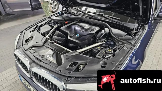 BMW 5-Series 5 Series (G30) 2019 года - вид 6