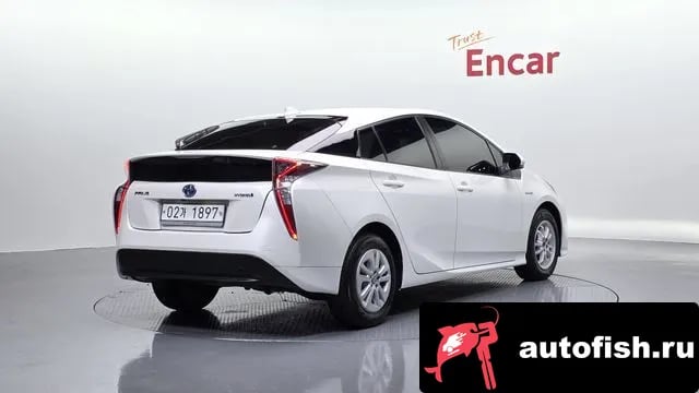 Toyota Prius Prius 4th Generation 2018 года - вид 2