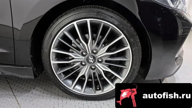 Hyundai AVANTE Avante AD 2018 года - вид 5