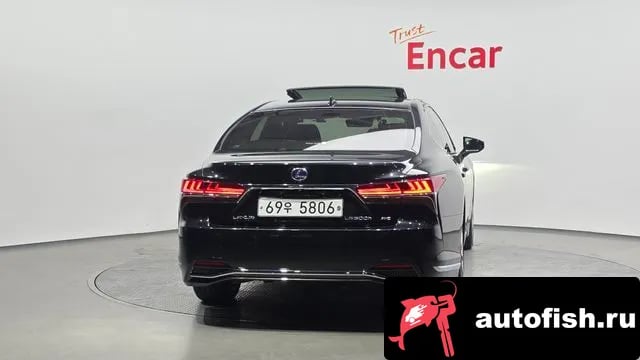 Lexus LS LS500h 5th generation 2018 года - вид 4