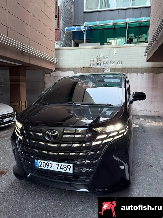 Toyota Alphard Alphad 4th Generation 2025 года - похожие автомобили