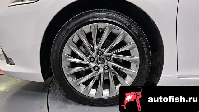 Lexus ES ES300h 7th generation 2020 года - вид 5