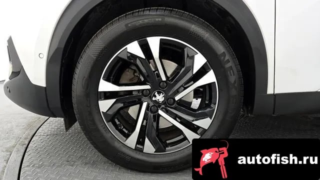 Peugeot 2008 2008 Second generation 2021 года - похожие автомобили