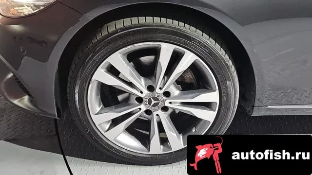 Mercedes-Benz C-Class C-Class W205 2020 года - вид 5