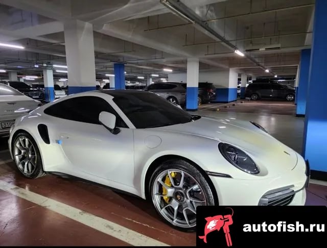 Porsche 911 911 (992) 2021 года - вид 5