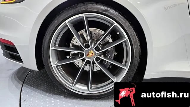 Porsche 911 911 (992) 2021 года - вид 5