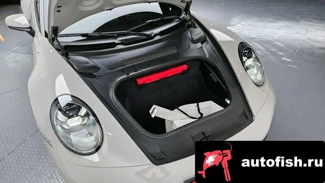 Porsche 911 911 (992) 2021 года - вид 6