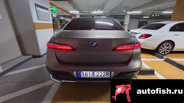 BMW 7-Series 7 Series (G70) 2025 года - вид 3