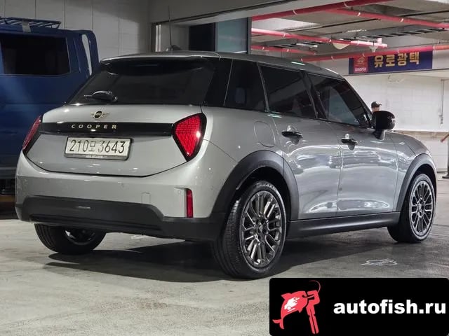 Mini Cooper Cooper C 4th generation 2025 года - вид 2