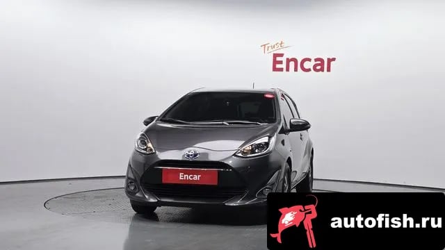 Toyota Prius Prius C 2018 года - вид 3