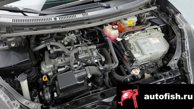 Toyota Prius Prius C 2018 года - вид 6