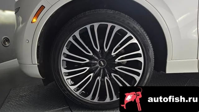Lincoln Aviator Aviator 2nd generation 2021 года - вид 5