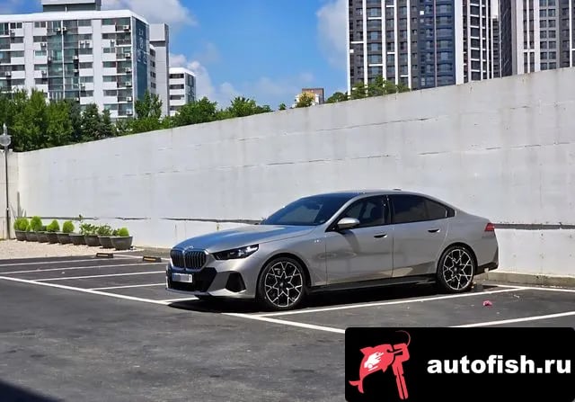 BMW 5-Series 5 Series (G60) 2025 года - вид 6