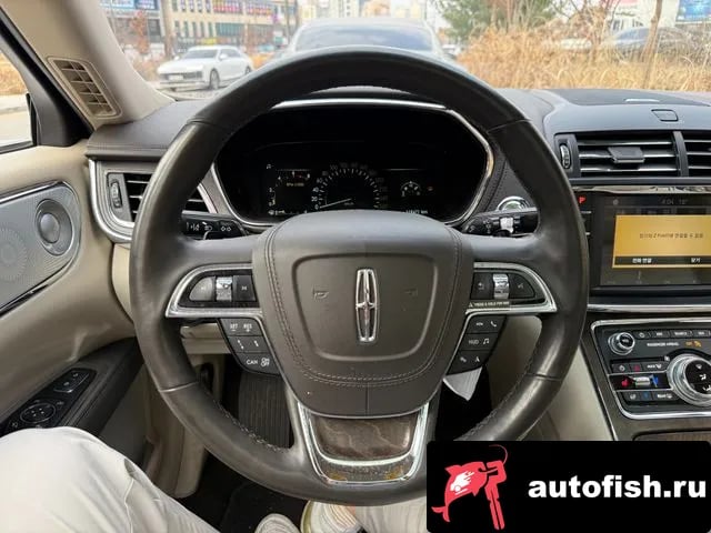 Lincoln Continental Continental 10th Generation 2019 года - вид 4