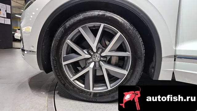 Volkswagen Touareg Tuareg 3rd generation 2020 года - вид 5