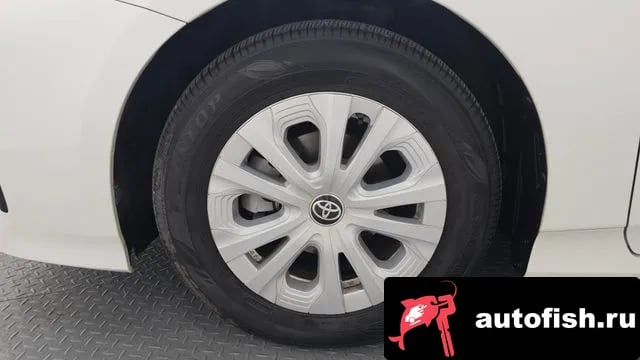 Toyota Prius Prius 4th Generation 2019 года - вид 5